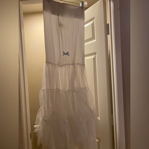 White ruffled petticoat size medium